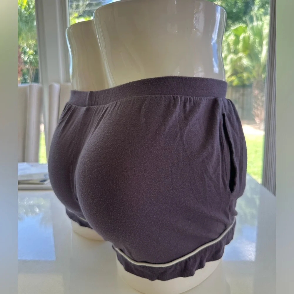 Ladies shorts 🩳 - Picture 1 of 10
